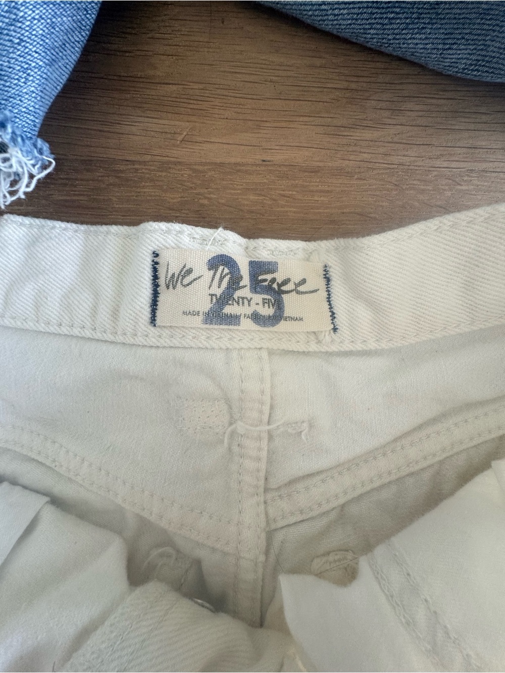 Bundle of 4 denim shorts - AGOLDE, CITIZENS OF HUMANITY, FREE PEOPLE - Picture 3 of 7